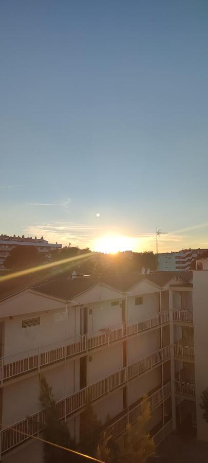 Marina'S Calm Apartment Salou Bagian luar foto