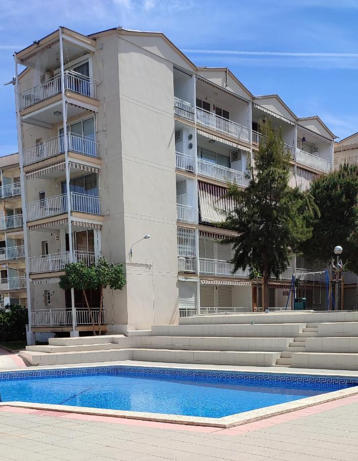 Marina'S Calm Apartment Salou Bagian luar foto