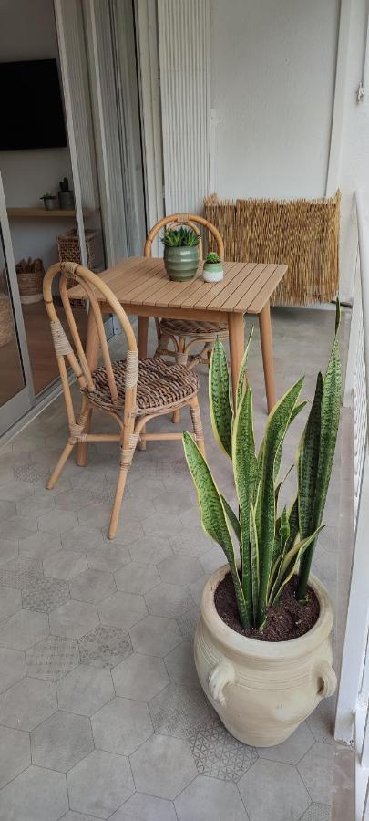 Marina'S Calm Apartment Salou Bagian luar foto