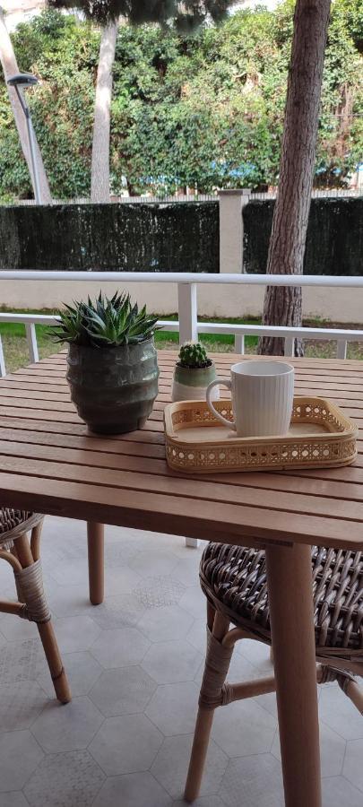 Marina'S Calm Apartment Salou Bagian luar foto