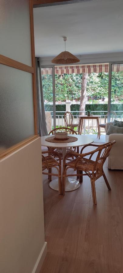 Marina'S Calm Apartment Salou Bagian luar foto
