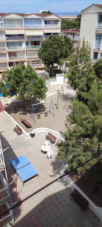 Marina'S Calm Apartment Salou Bagian luar foto
