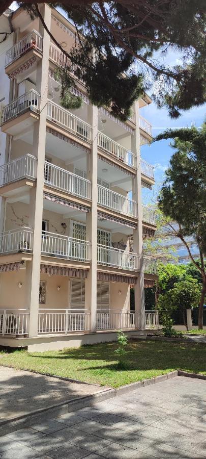 Marina'S Calm Apartment Salou Bagian luar foto